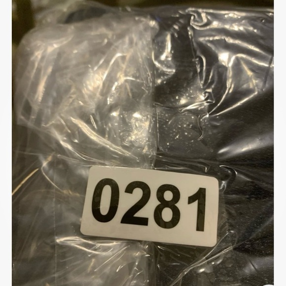 Good American Jeans Women’s Blue 2/26 Good Legs Crop - Picture 8 of 8